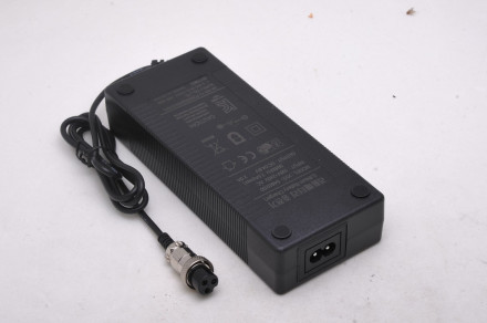 Зарядное устройство KUGOO M4 / M4 PRO 54.6V---2A